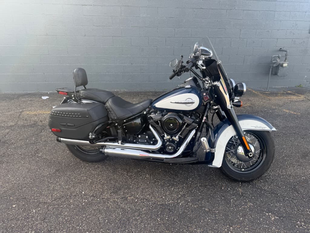 Photo 2 of 2019 HARLEY DAVIDSON FLHC HERITAGE SOFTAIL