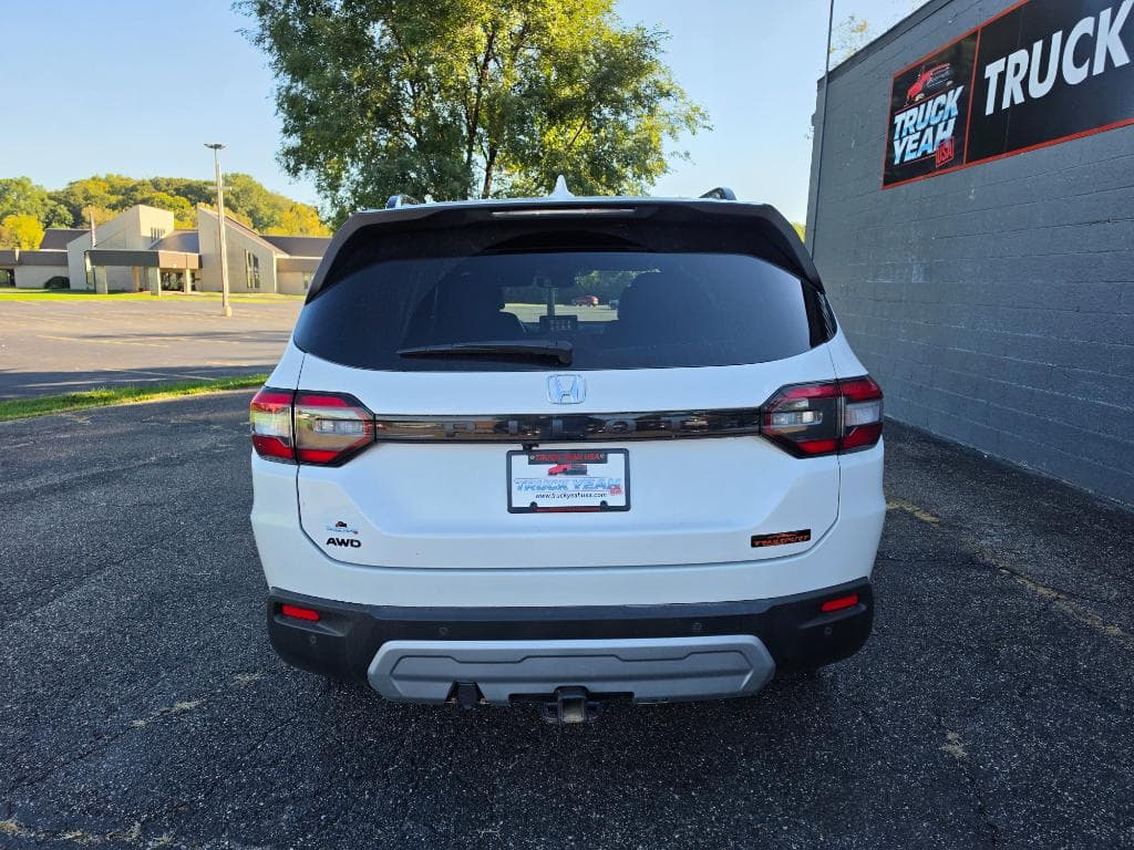 2024 Honda Pilot TrailSport - Image 4