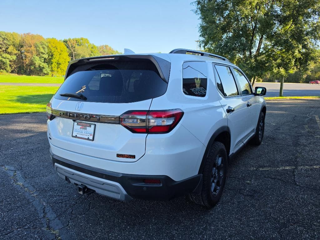 2024 Honda Pilot TrailSport - Image 5