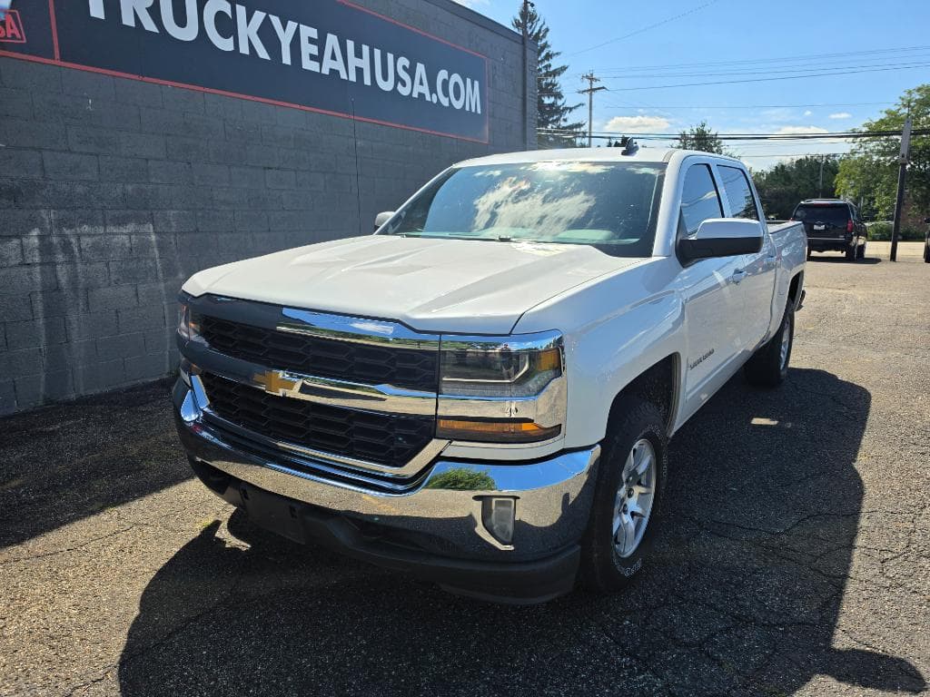 Photo 1 of 2018 Chevrolet Silverado 1500 LT