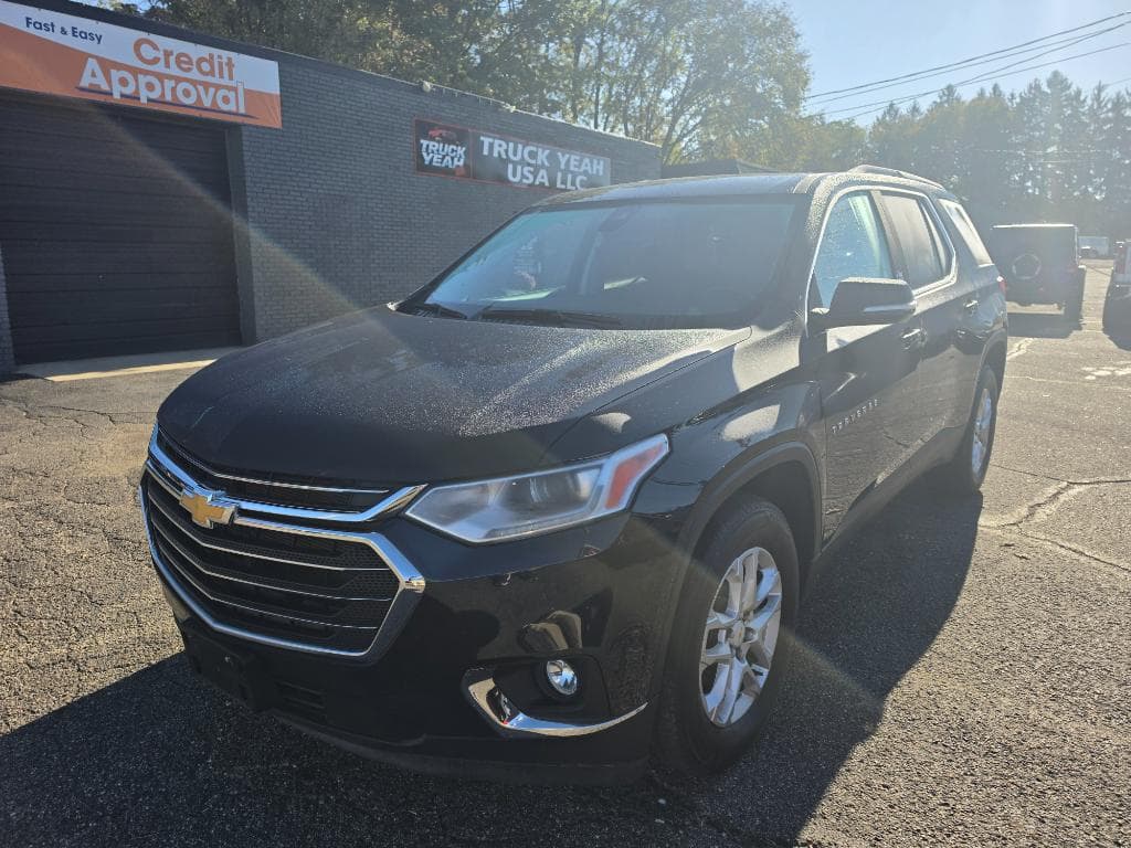 Photo 1 of 2020 Chevrolet Traverse LT Cloth