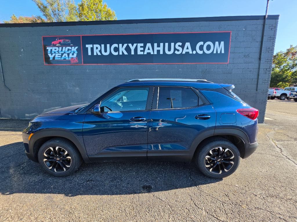 Photo 2 of 2021 Chevrolet Trailblazer LT